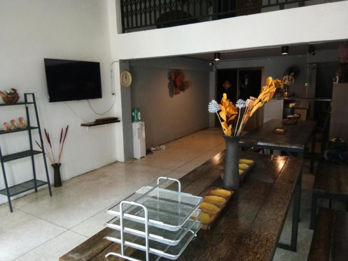 The 25 Hostel Hat Yai Exterior photo