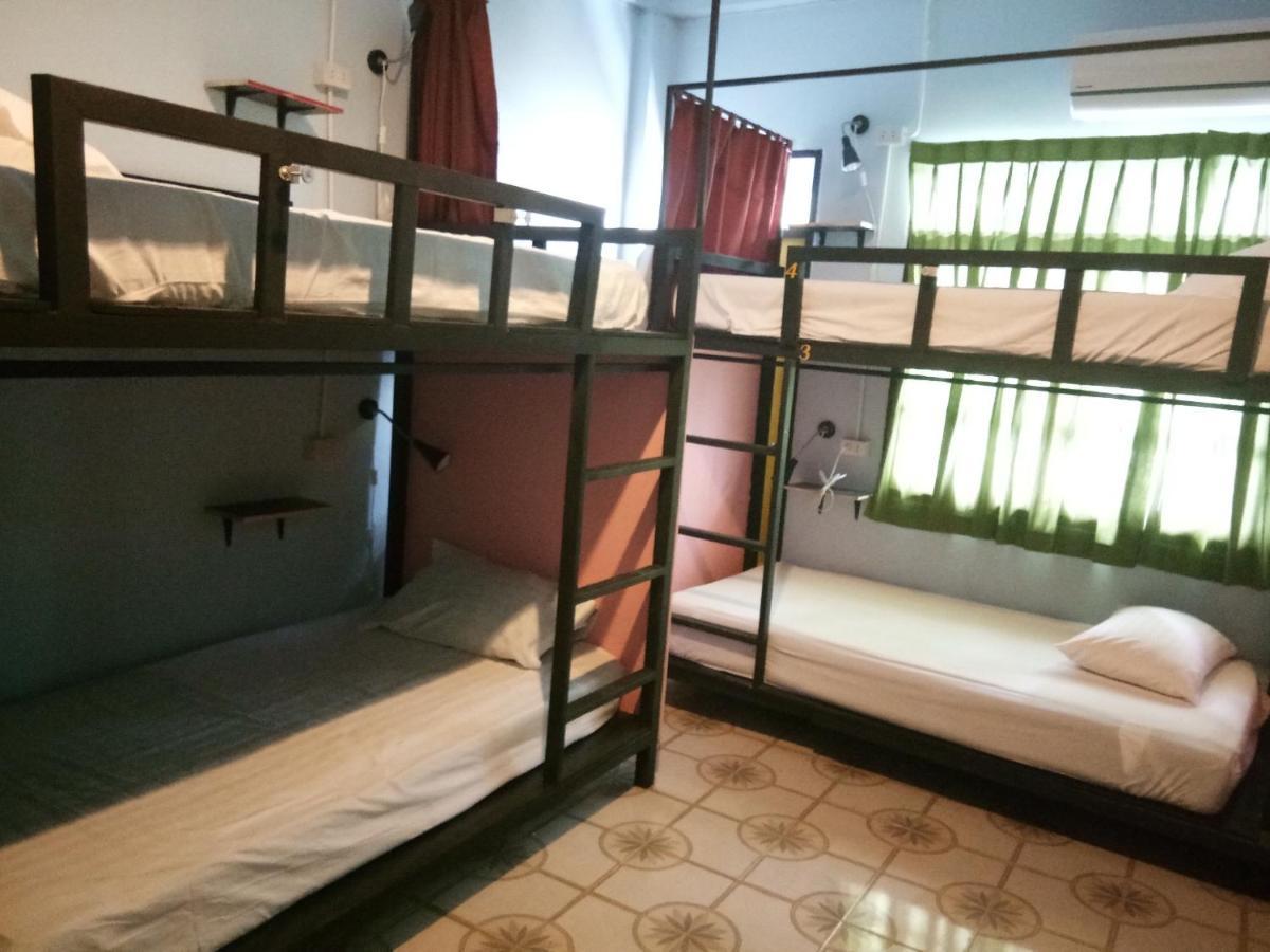 The 25 Hostel Hat Yai Exterior photo