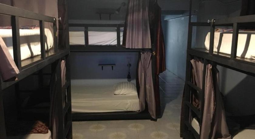 The 25 Hostel Hat Yai Exterior photo